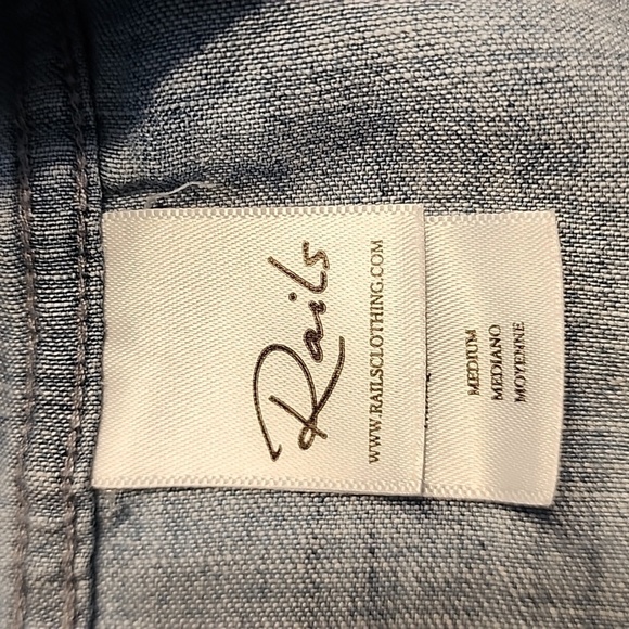 Rails Dana Raw Hem Chambray Button Front Shirt Size Medium - Picture 9 of 10
